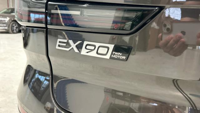 Volvo Ex90 Twin BEV Plus eAWD 300 kW (408 CV)