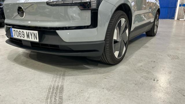 Volvo Ex30 Single Motor Extended Range Plus Auto 200 kW (272 CV)