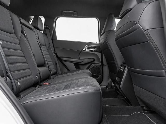 Mitsubishi Outlander PHEV 4WD Kaiteki