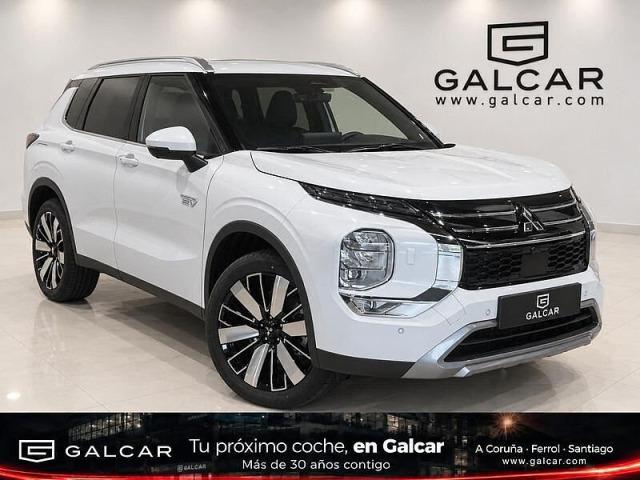 Mitsubishi Outlander PHEV 4WD Kaiteki