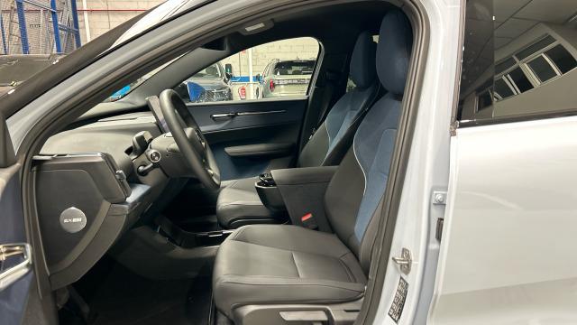 Volvo Ex30 Single Motor Plus Auto 200 kW (272 CV)