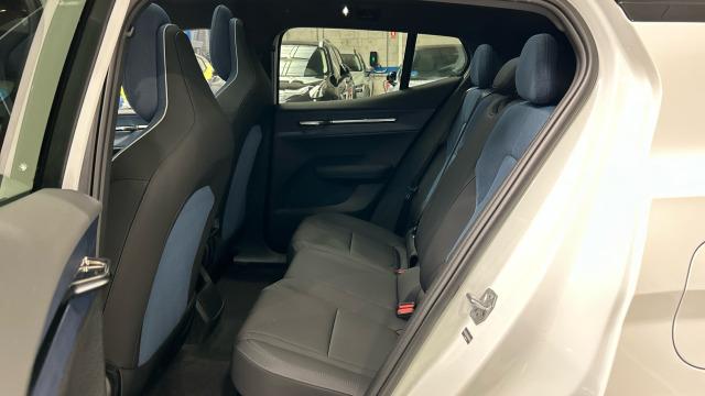 Volvo Ex30 Single Motor Extended Range Ultra Auto 200 kW (272 CV)