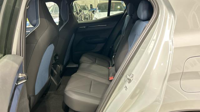 Volvo Ex30 Single Motor Core Auto 200 kW (272 CV)