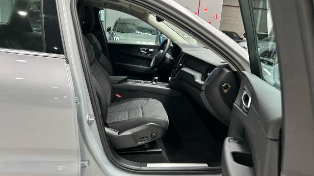 Volvo Xc60 T6 Recharge Core AWD Auto 257 kW (350 CV)