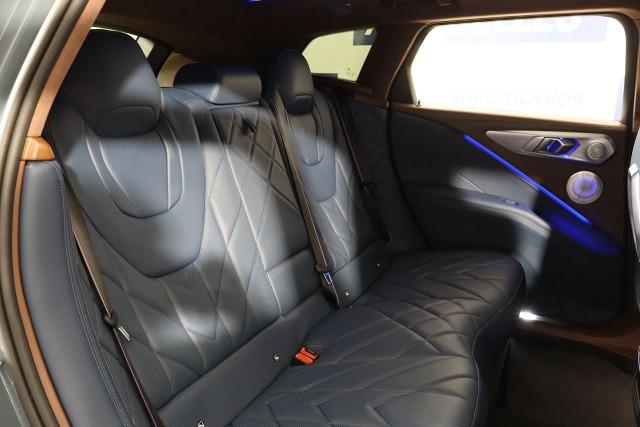 BMW 4.4 PHEV 653cv
