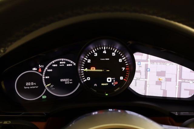 Porsche Coupe  E Hybrid 462cv