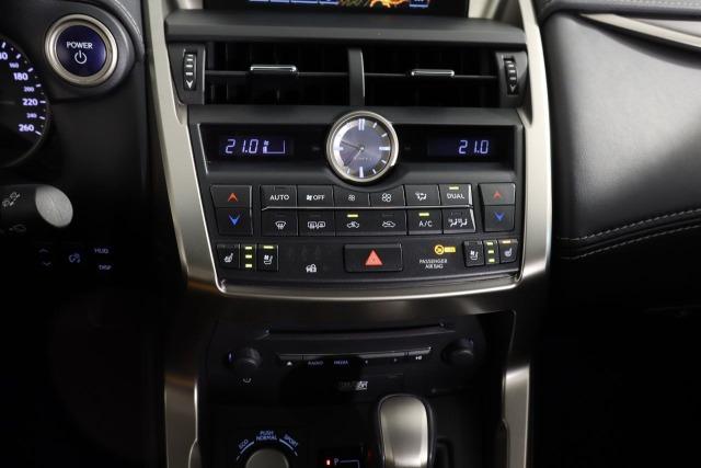 Lexus Luxury 4WD 197cv