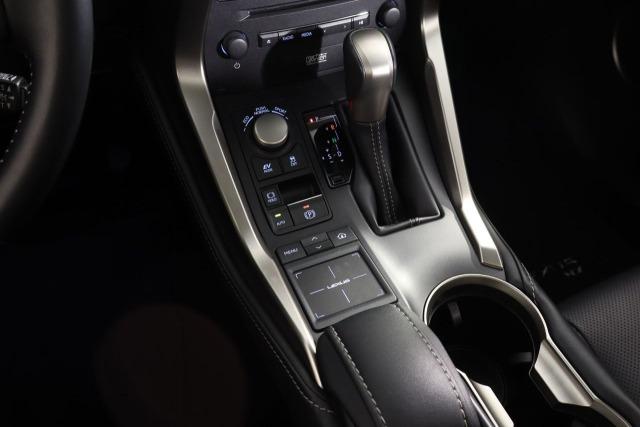 Lexus Luxury 4WD 197cv