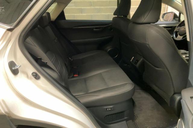 Lexus Luxury 4WD 197cv