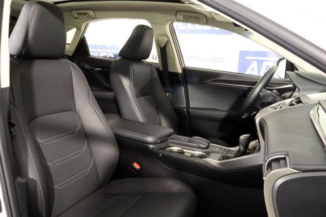 Lexus Luxury 4WD 197cv