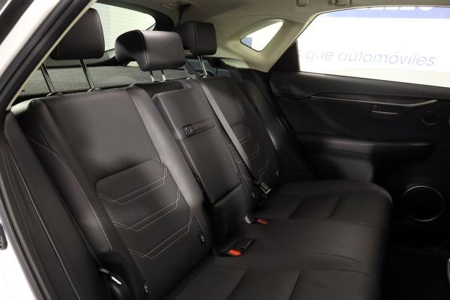 Lexus Luxury 4WD 197cv