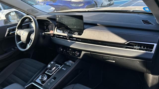 Mitsubishi Outlander PHEV Kaiteki 4WD