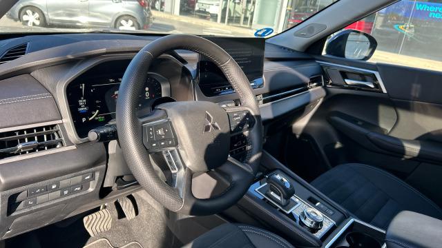 Mitsubishi Outlander PHEV Kaiteki 4WD