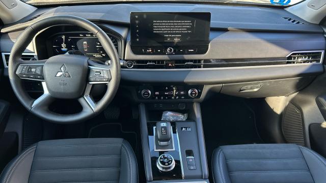 Mitsubishi Outlander PHEV Kaiteki 4WD