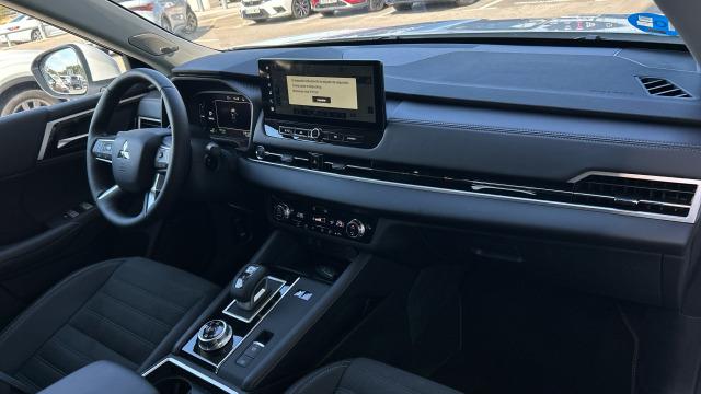 Mitsubishi Outlander PHEV Kaiteki 4WD