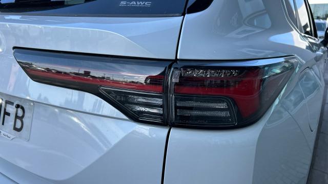 Mitsubishi Outlander PHEV Kaiteki 4WD