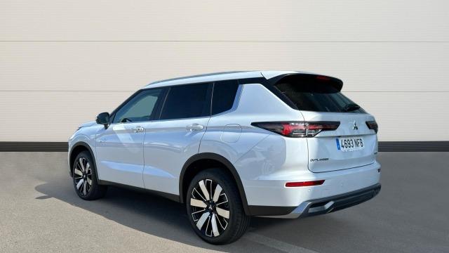 Mitsubishi Outlander PHEV Kaiteki 4WD