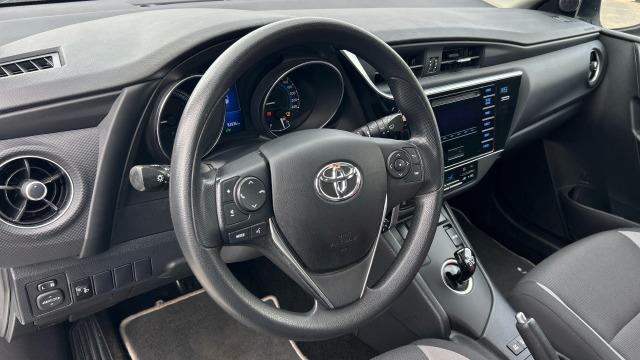 Toyota Auris 1.8 140H Hybrid Business