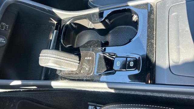 Volvo Xc40 2.0 B4 G AWD R-Design Auto