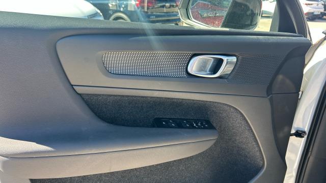 Volvo Xc40 2.0 B4 G AWD R-Design Auto