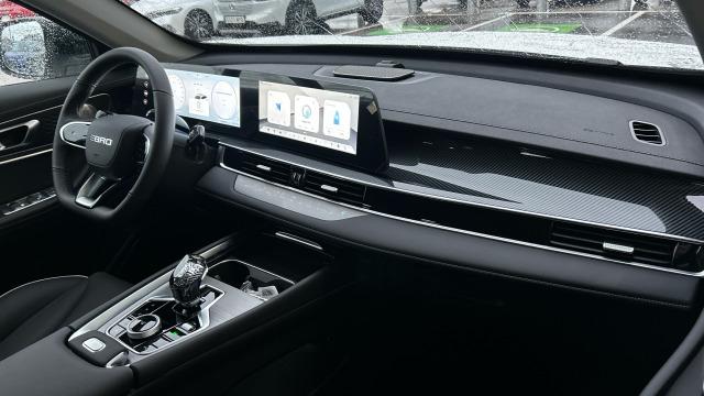 EBRO S700 1.5 TGDI PHEV Premium E-CVT