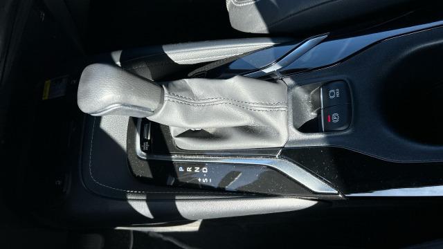 Toyota Corolla 2.0 180H ADVANCE LUXURY E-CVT