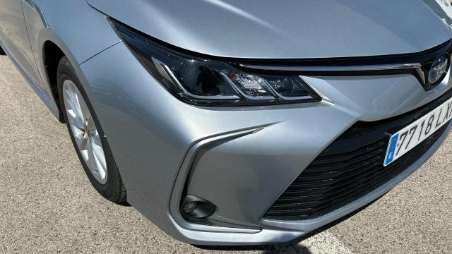 Toyota Corolla 1.8 125H ACTIVE TECH E-CVT SEDAN