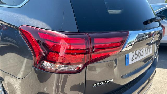 Mitsubishi Outlander 2.4 PHEV Kaiteki Auto 4WD