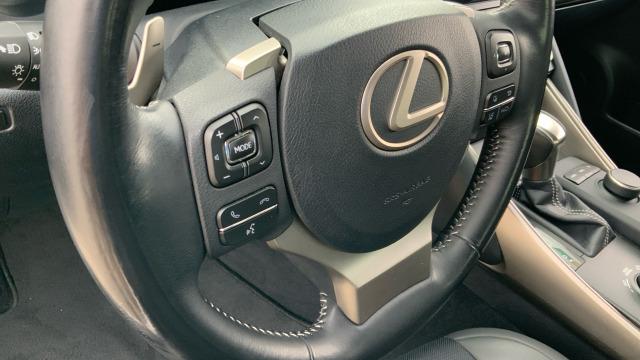 Lexus Is 2.5 300h Executive