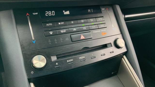 Lexus Is 2.5 300h Executive