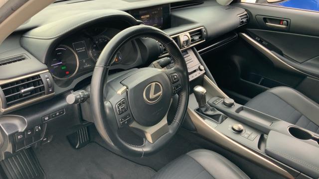Lexus Is 2.5 300h Executive