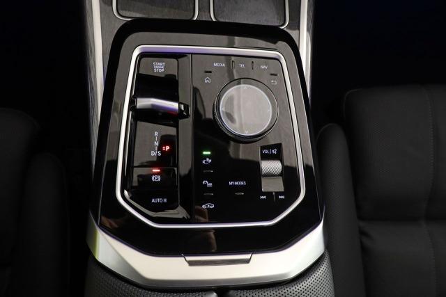 Bmw M760e