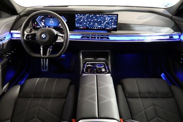 Bmw M760e