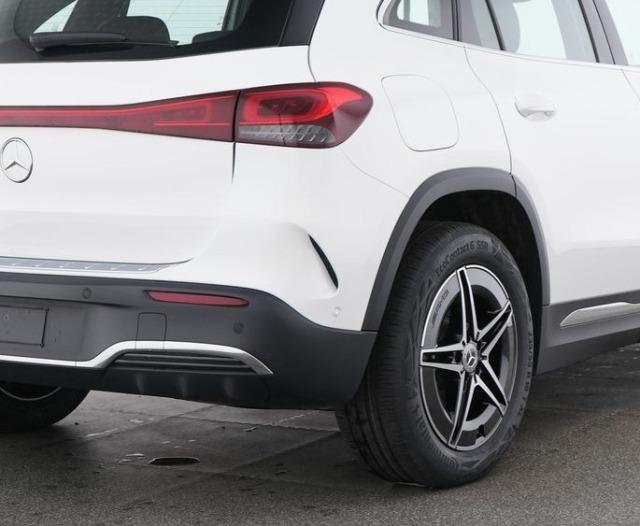 MERCEDES-BENZ Eqa 250 AMG Line