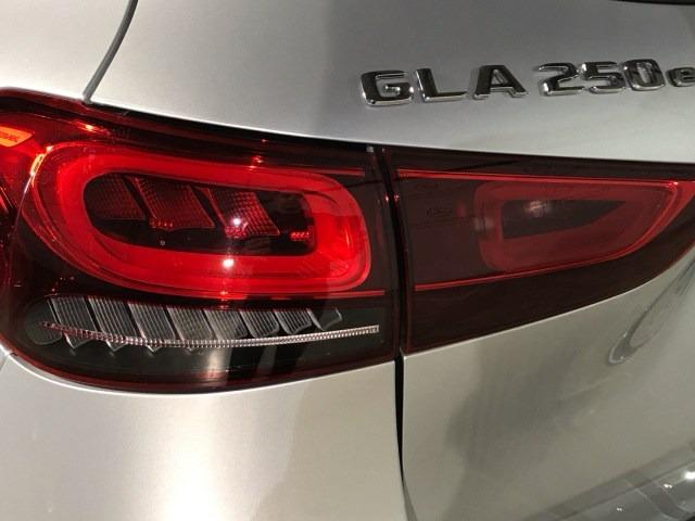 MERCEDES-BENZ Clase Gla 250 e AMG Line (EURO 6d)