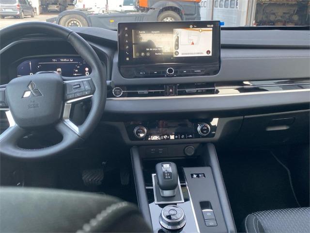 MITSUBISHI Outlander PHEV Motion 4WD