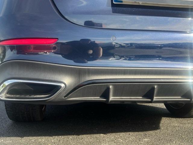 MERCEDES-BENZ Clase E 300 de berlina con tecnología híbrida EQ
