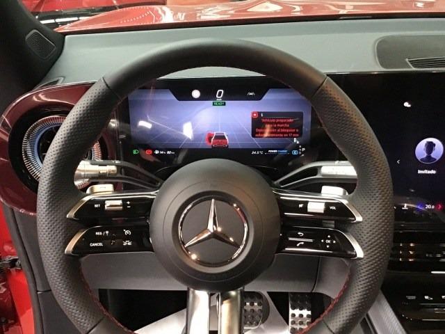 MERCEDES-BENZ Clase Glb 200 con tecnología híbrida