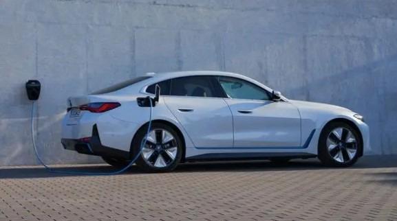 BMW i4 eDrive35 Gran Coupé 2025