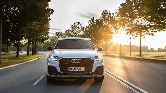 AUDI Q7 TFSle  Híbrido enchufable