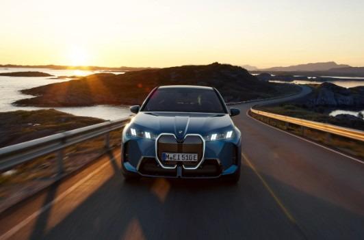 BMW iX xDrive60 Eléctrico 2026
