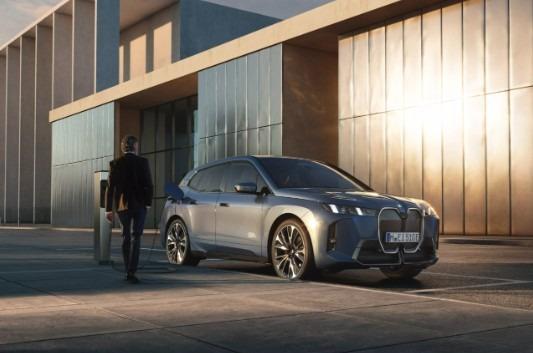 BMW iX xDrive60 Eléctrico 2026