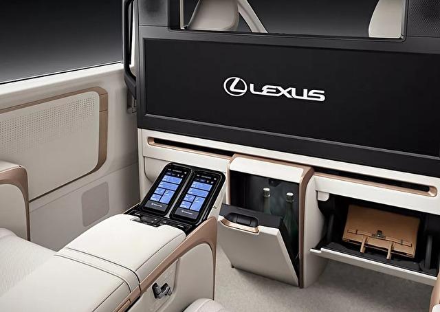 Lexus LM Hybrid