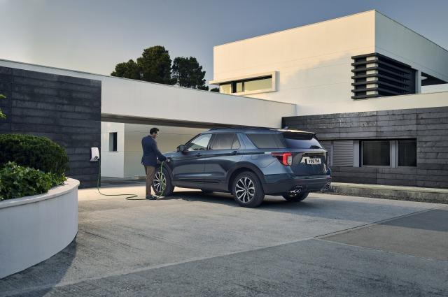 Ford Explorer Plug-in Hybrid (DESCATALOGADO)