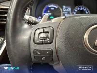 Lexus Is 2.5 300h  Parking Executive