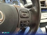 Lexus Is 2.5 300h  Parking Executive