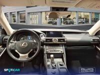 Lexus Is 2.5 300h  Parking Executive