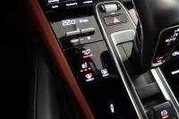 Porsche Coupe  E Hybrid 462cv