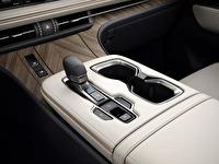 Lexus LM Hybrid