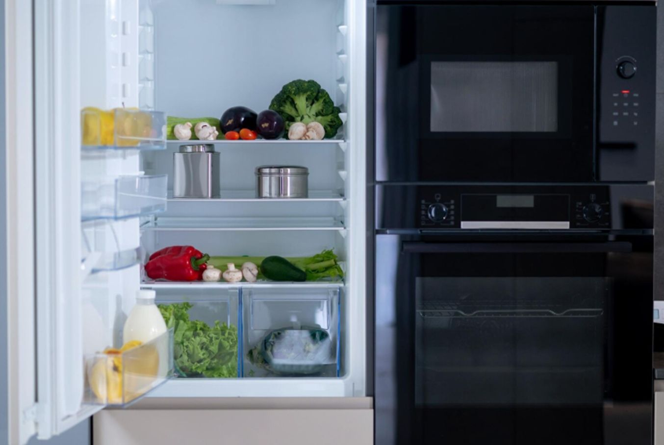 ¿Consume más tu coche eléctrico que tu nevera? El coste real de recorrer 100 km y su impacto en casa